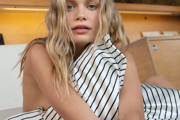 Poolside Queen Zippered Pillowcase