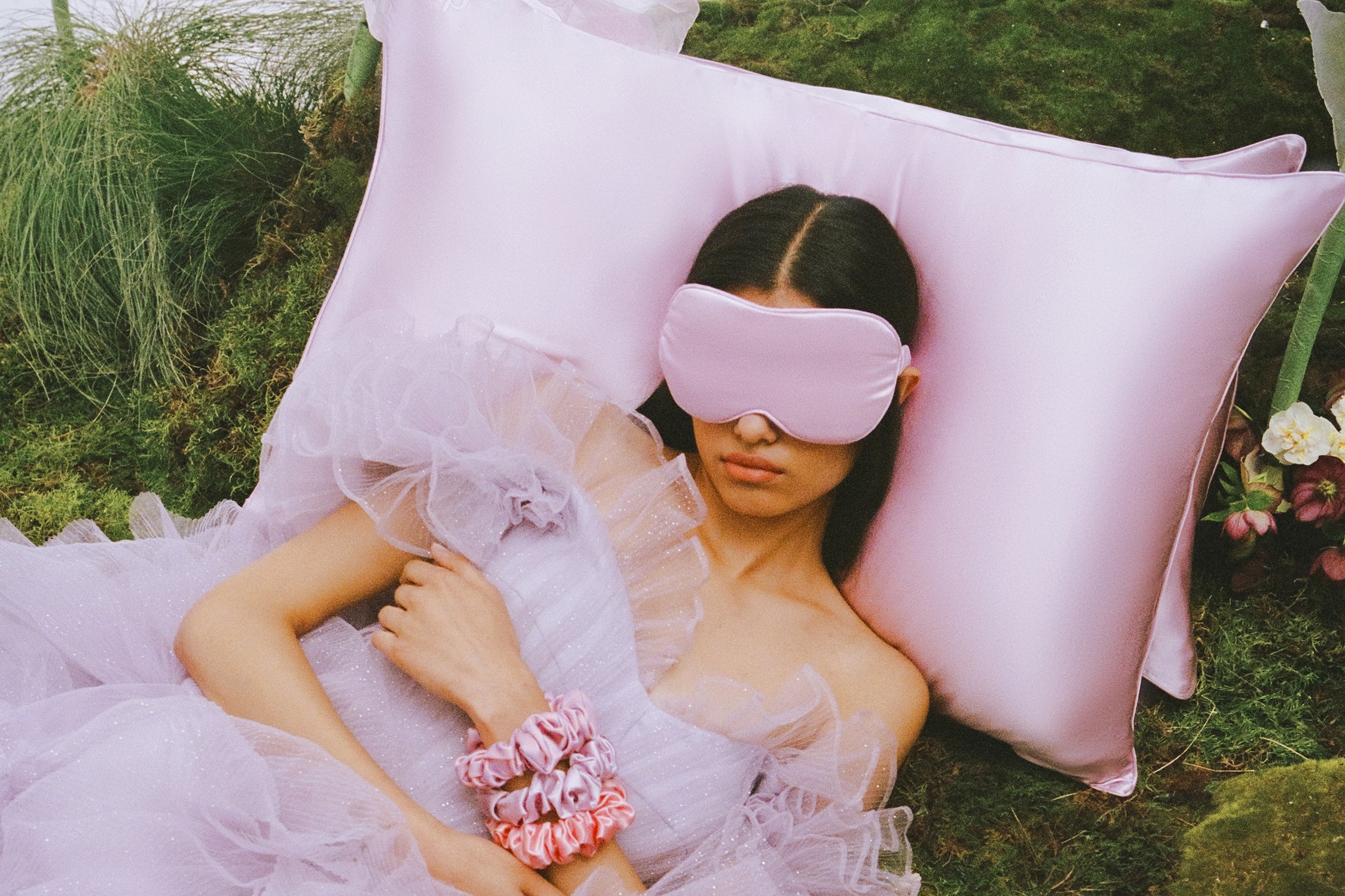 枕 slip Pink Travel Set, pillow, eye mask Home-Complete Travel Neck Pillow Set with Fleece Blanket and Eye